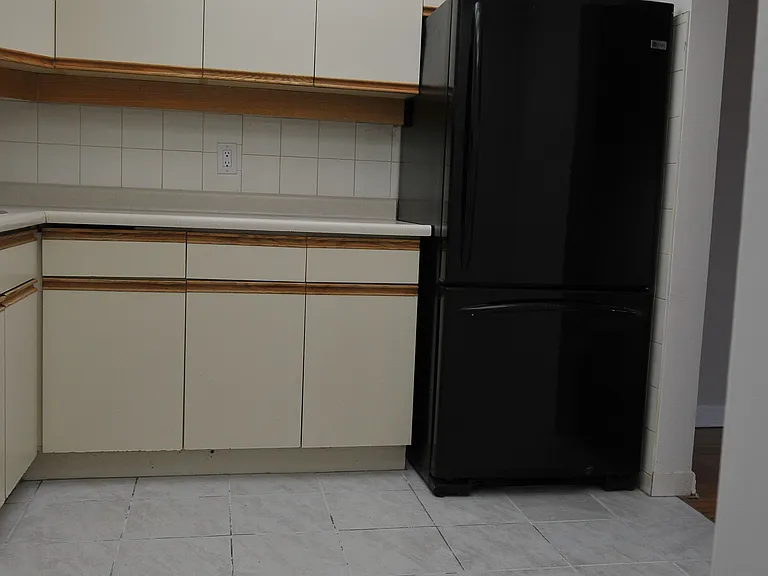 1013 Pape Ave #A — Photo 22