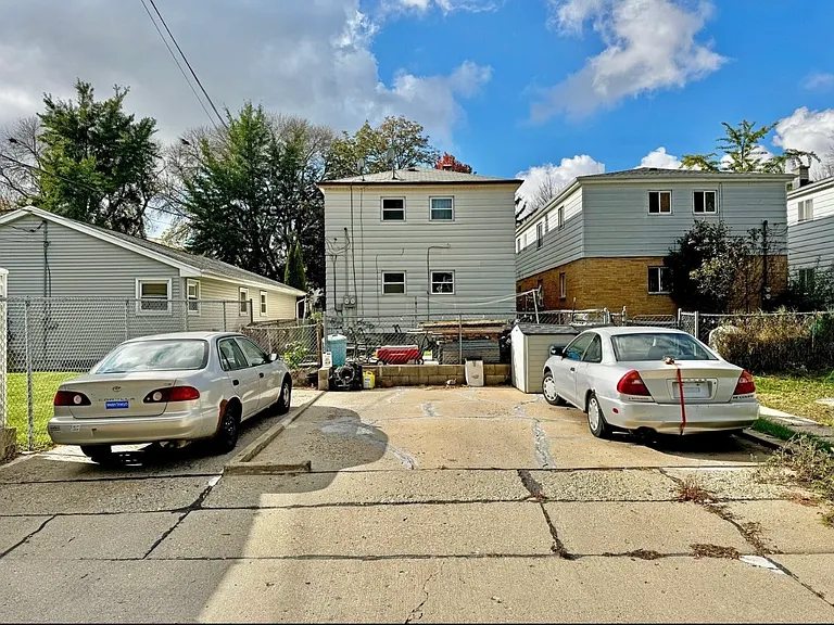 642 S 66th St — Photo 10