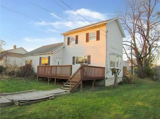 13 2nd St, Lawrence, PA 15055