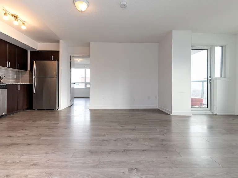 1410 Dupont St — Photo 27