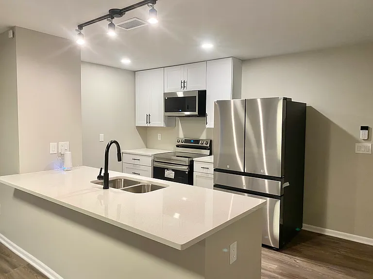 4033 Flora Ave — Photo 6