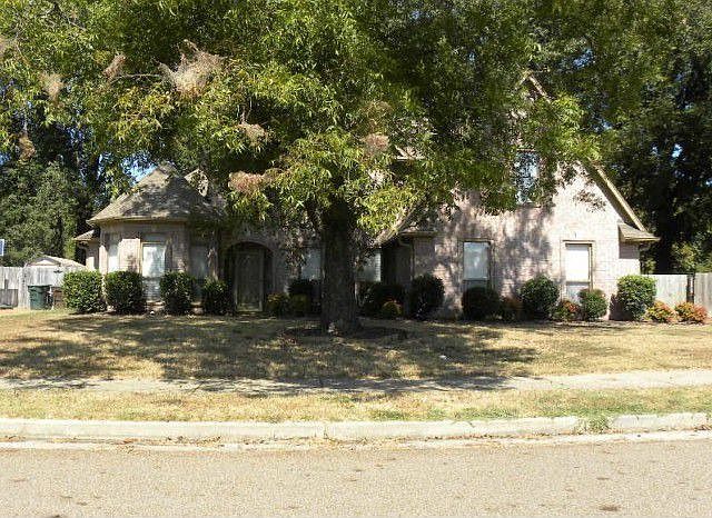 8010 Breezy Meadows Lane, Memphis, TN 38135