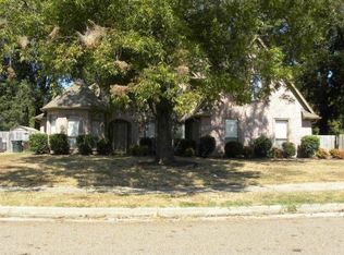 8010 Breezy Meadows Ln, Bartlett, TN 38135