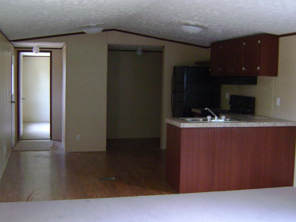2nd image of 1921 Jefferson Blvd