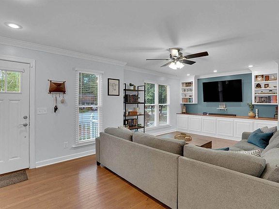 5th image of 784 Parkhurst Ln