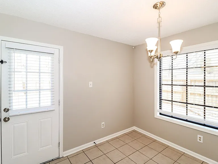 5642 Crievewood Dr — Photo 6