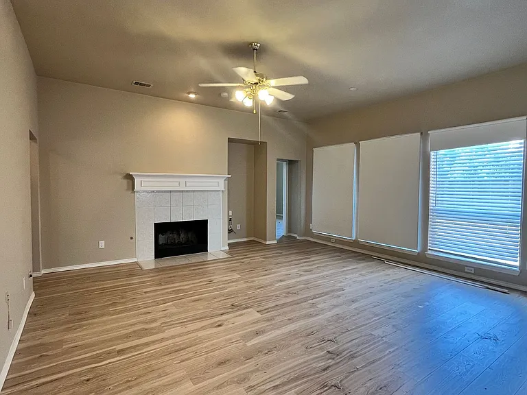 2508 Trailwest Ln — Photo 2