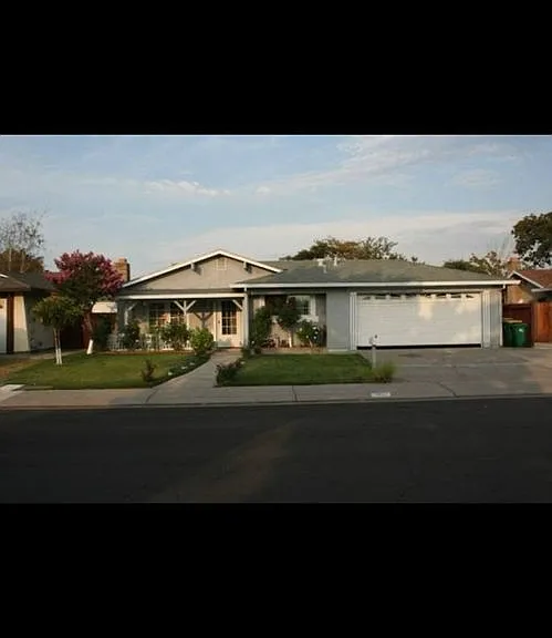 1857 Crestwood Cir — Photo 1