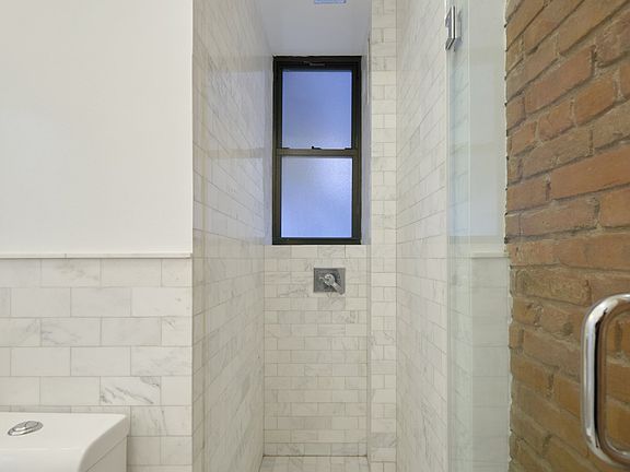 5th image of 151 Norfolk St Unit 1F
