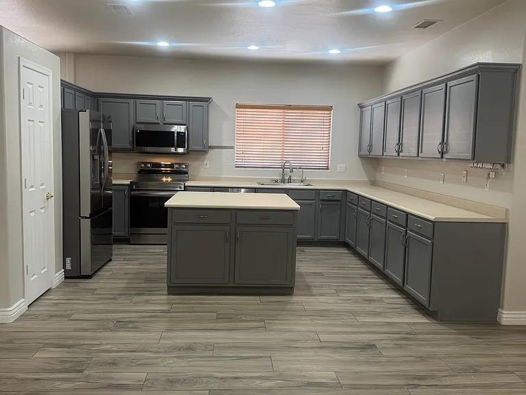 8421 W Mohave St — Photo 5