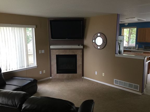 Living Room/Gas Fireplace View