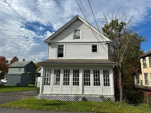 1st image of 7 Frost Lane