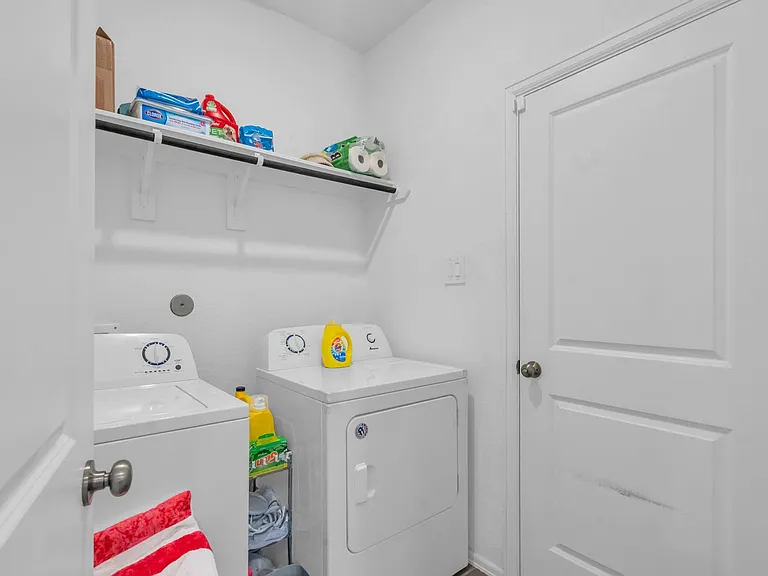 1413 Cantabria Ct — Photo 12