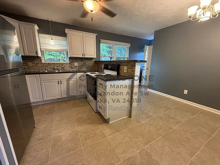 950 Palmer Ave — Photo 4