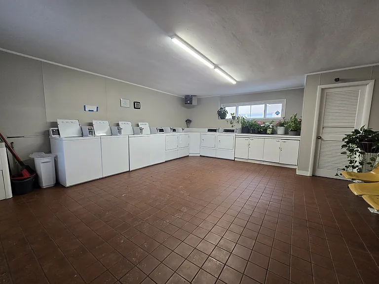 7201 W Wellington Ave #3G — Photo 6