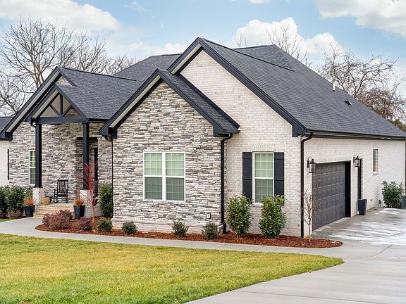 4th image of 121 Collinwood Dr