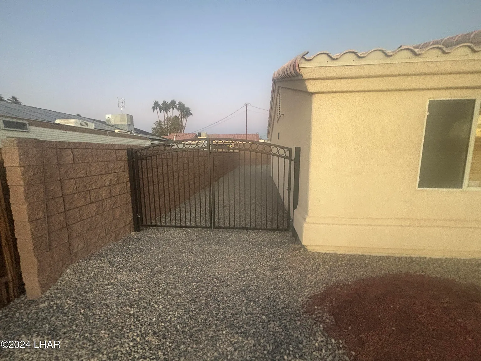 3 bed, 2.0 bath, 1574 sqft, $2,500 — Photo 3