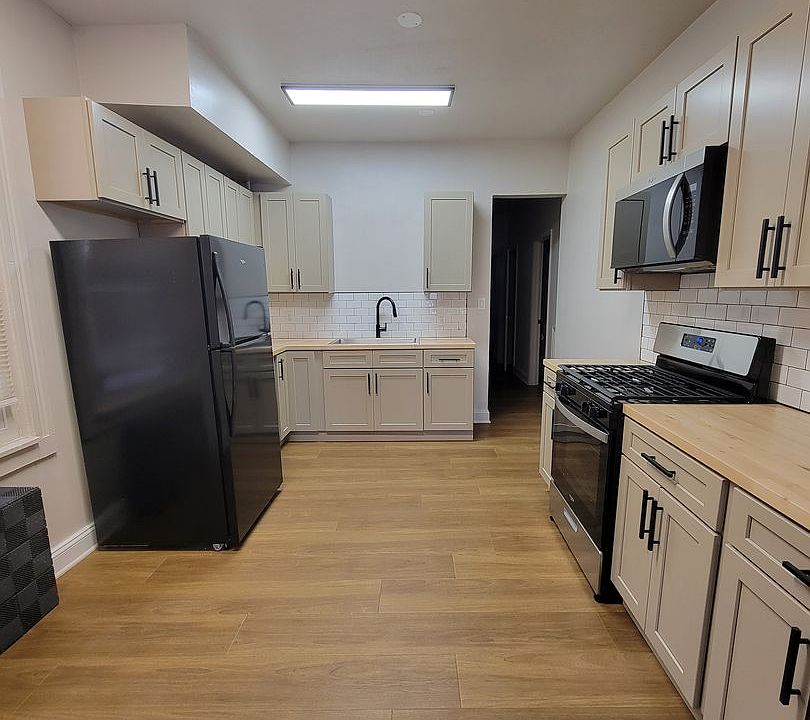 1st image of 204 S Ann St APT 1