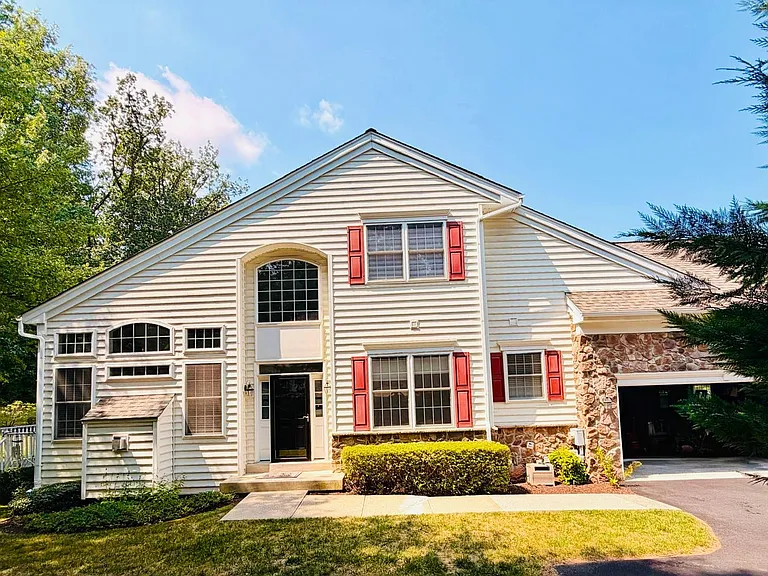 122 Whiteland Hills Cir — Photo 1