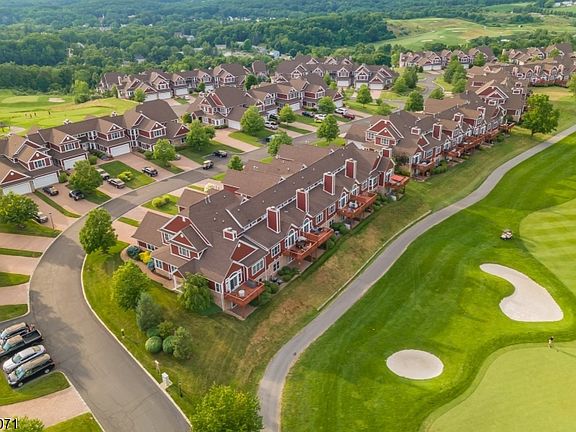 5th image of 4 Turnberry Ln