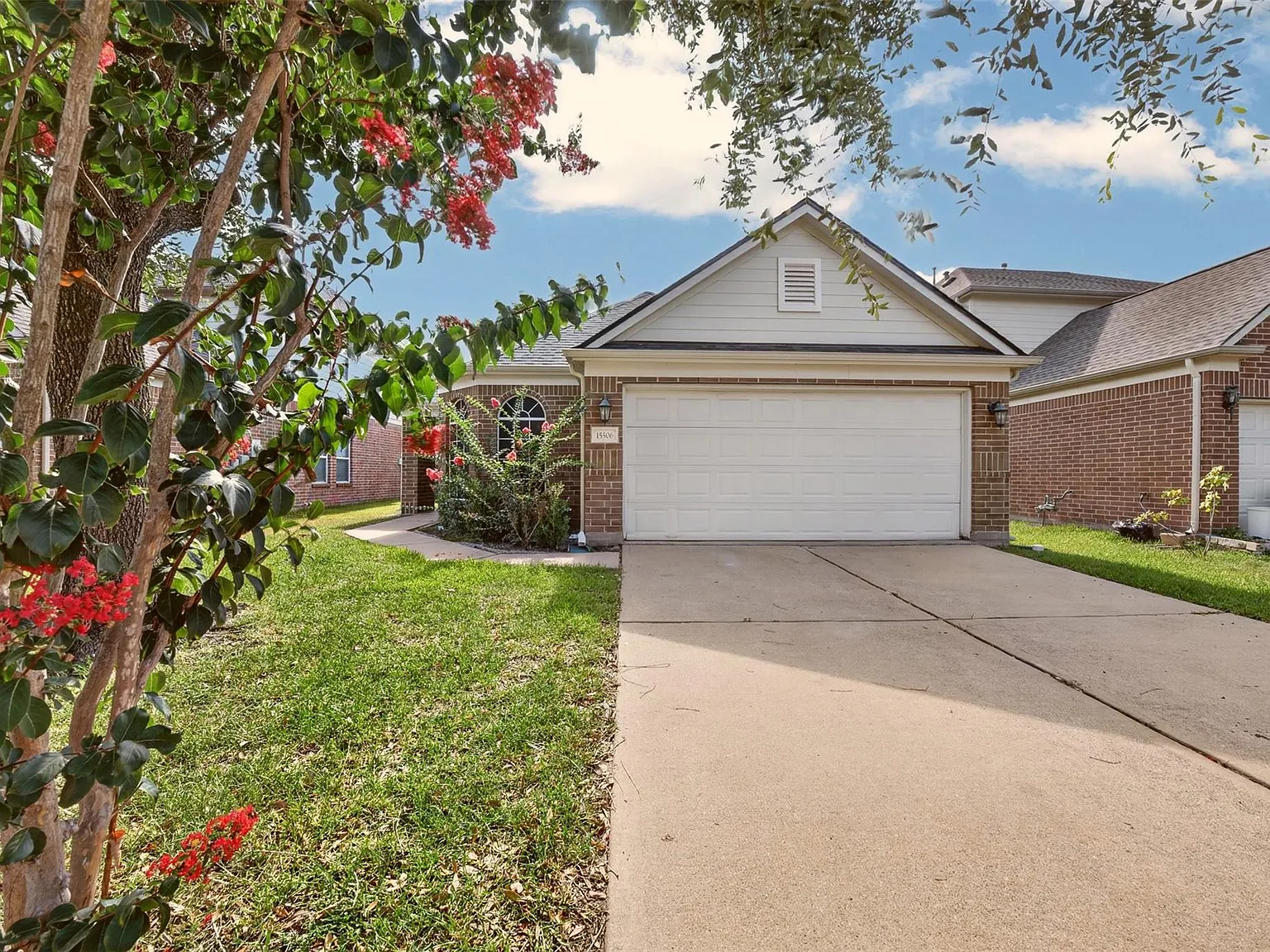 3 bed, 2.0 bath, 1812 sqft, $2,199 — Photo 3