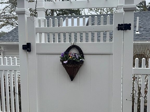 5th image of 21 Hillside Rd