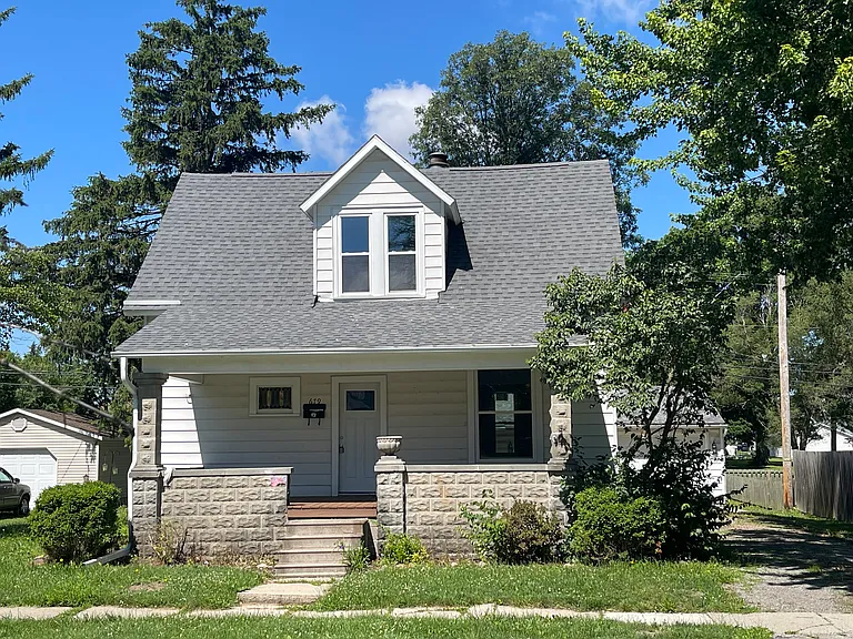 679 N Market St — Photo 1