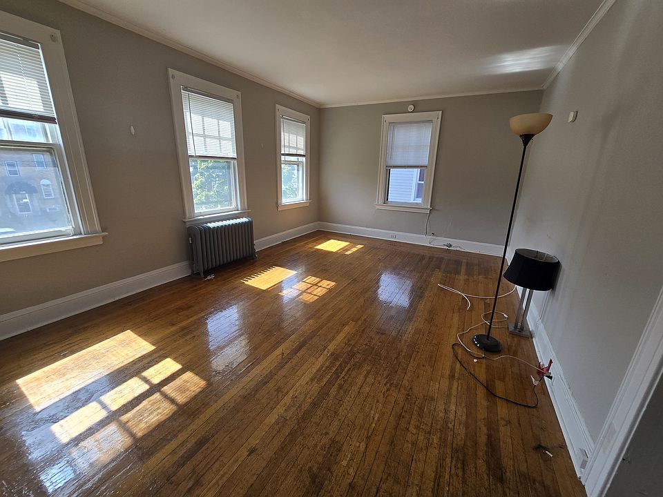 1st image of 305 Main St #5M