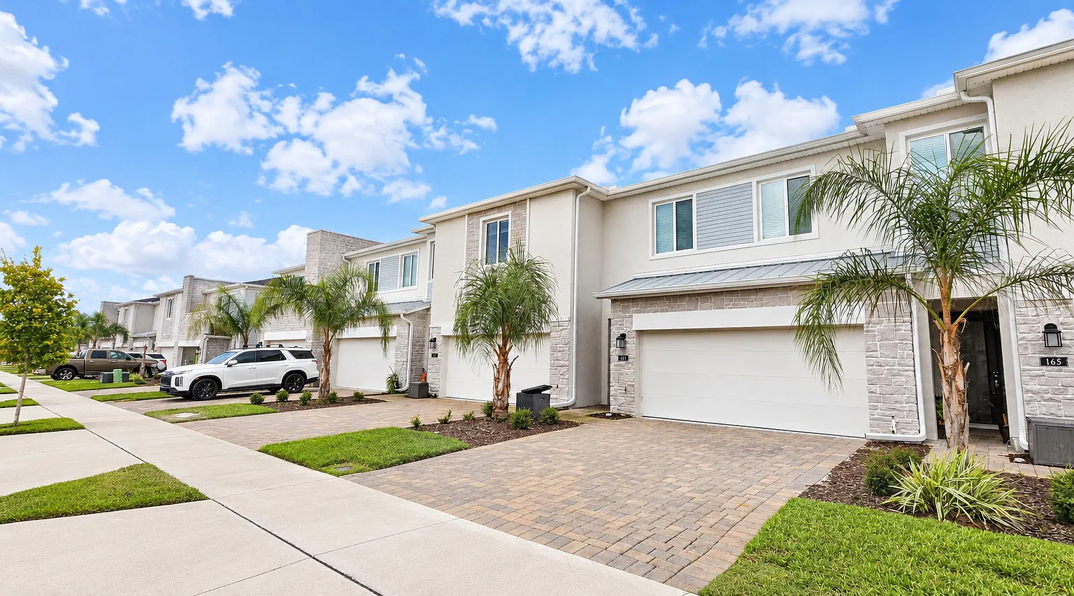 3 bed, 2.5 bath, 1864 sqft, $2,250 — Photo 1