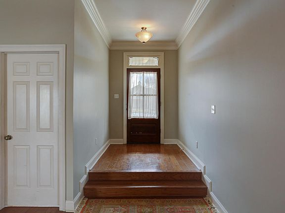 5th image of 102 Cattail Pointe Dr