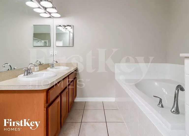 826 Barrister Dr — Photo 10
