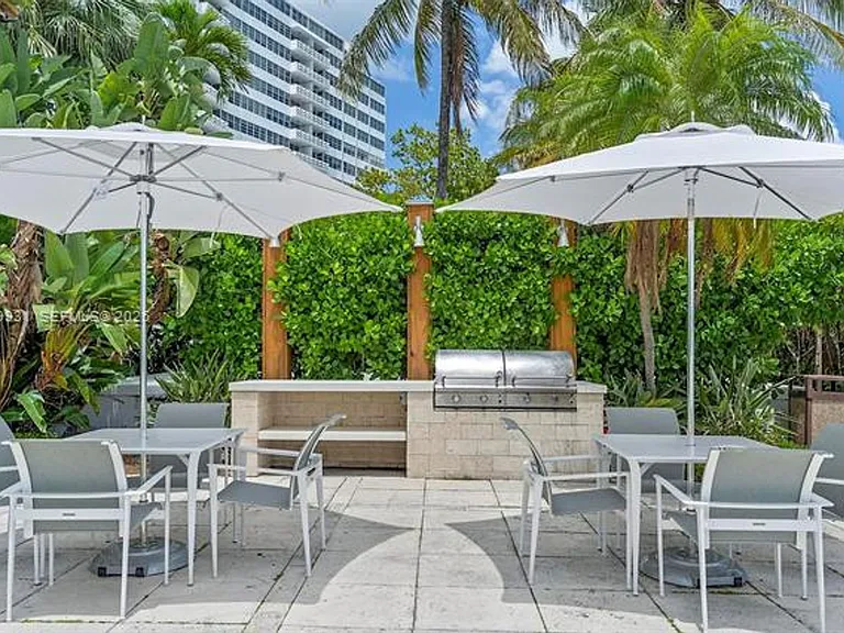 16 Island Ave #7C — Photo 46