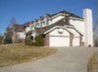 2052 S Robb Way, Lakewood, CO 80227