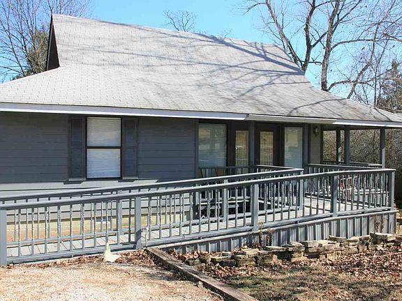 3rd image of 605 Alamo Dr