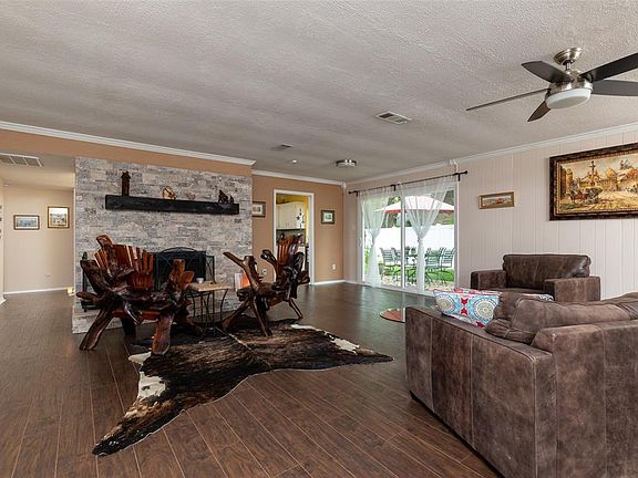 5th image of 3056 Old Orchard Ln