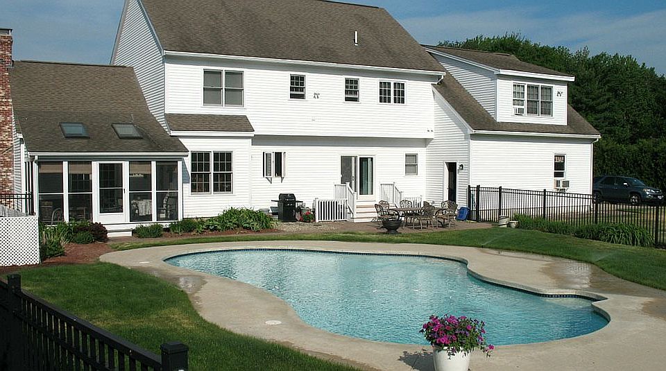 2nd image of 11 Farley Rd