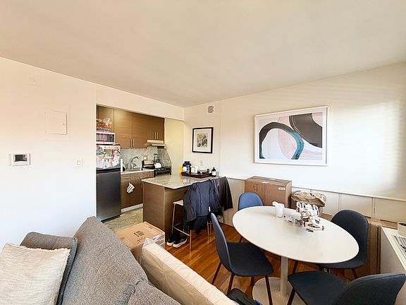 4th image of 50 Prince St #Phf