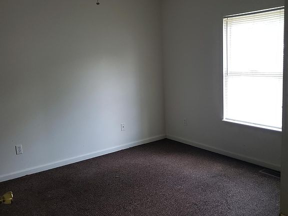 5th image of 2328 W Krause Ave