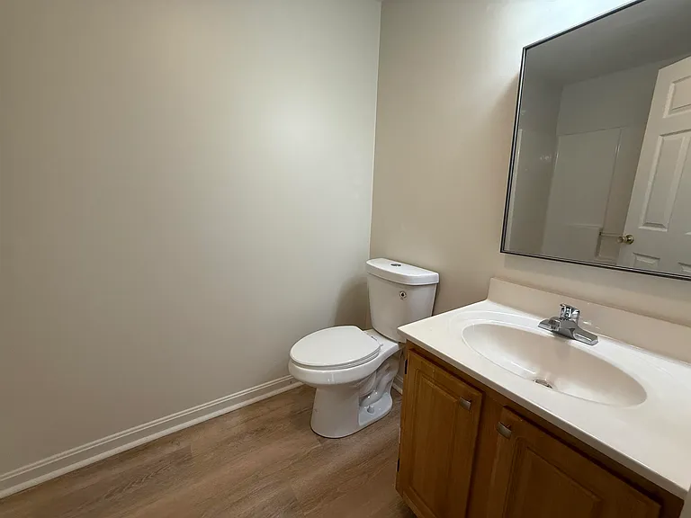 144 Main St #3 — Photo 16