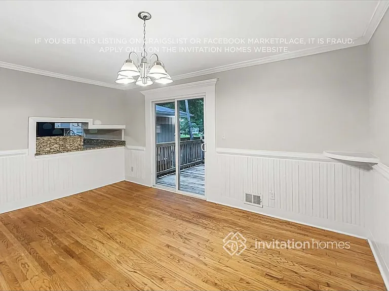1321 Laura Ln — Photo 10