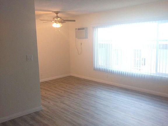 4th image of 1427 N Poinsettia Pl #1770