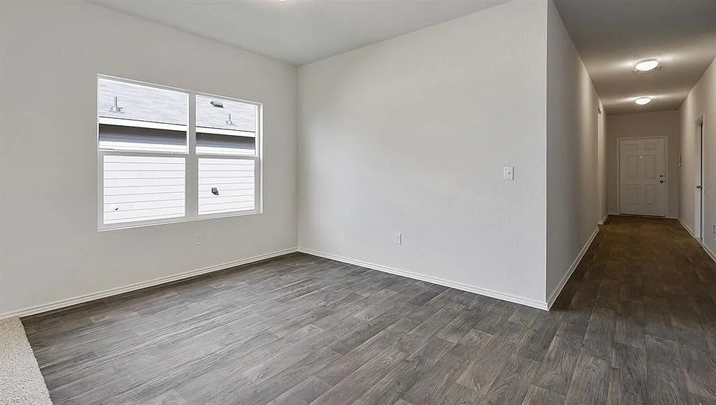 4 bed, 1837 sqft, $1,899 — Photo 3