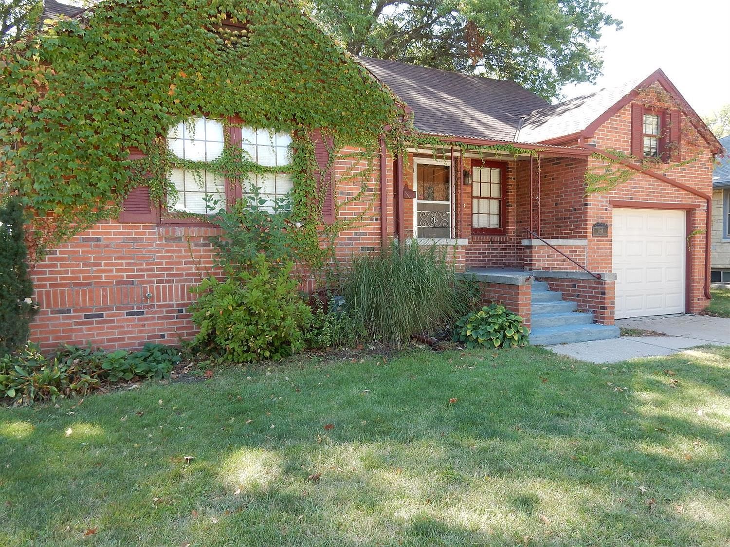 1811 Lincoln St Beatrice NE 68310 Zillow