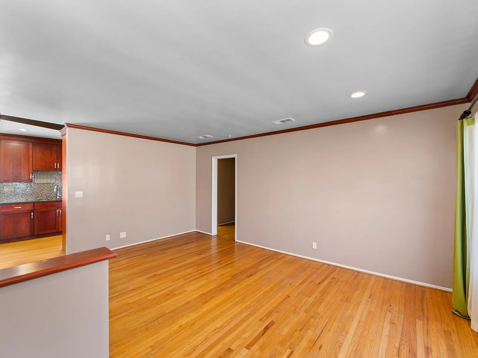 4329 Neosho Avenue - 1 — Photo 3