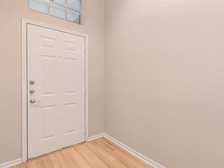 3026 Silver Spring Trl — Photo 6