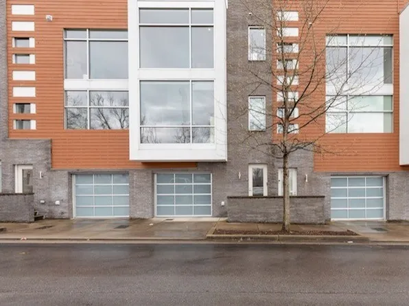 704 Strickland Dr, Nashville, TN 37206