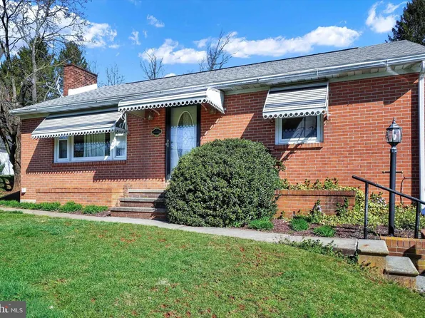 17 Pleasant Ave, New Freedom, PA 17349