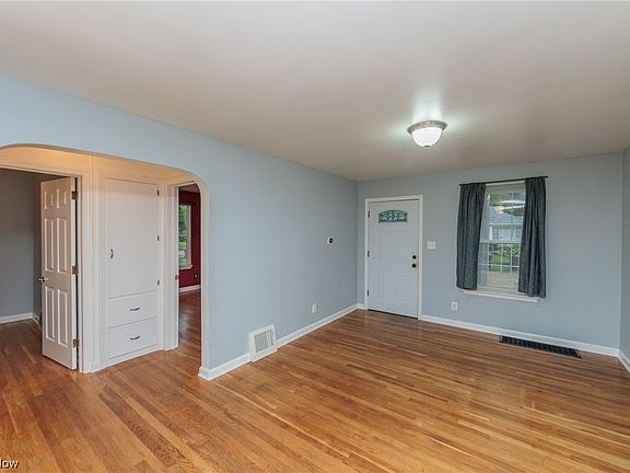 2nd image of 2335 9th St