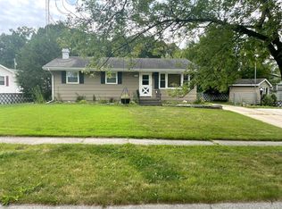 268 S Chase Dr, Crown Point, IN 46307