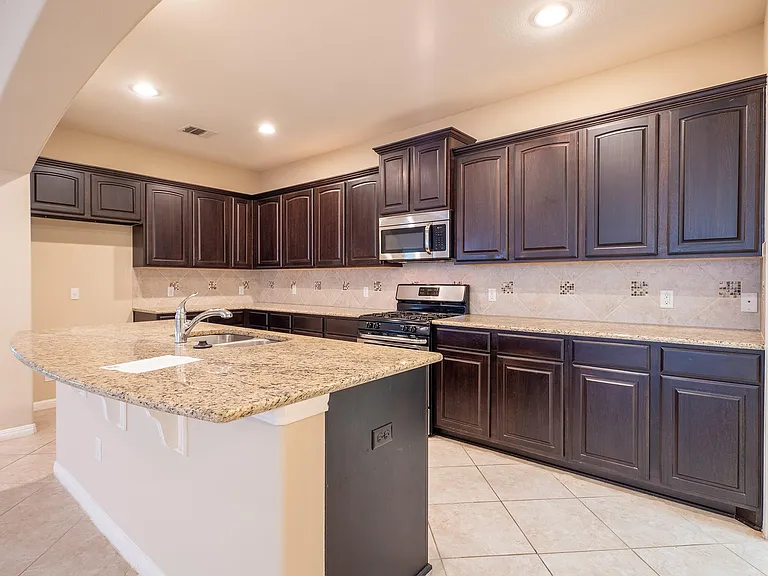 9509 Sydney Marilyn Ln — Photo 12